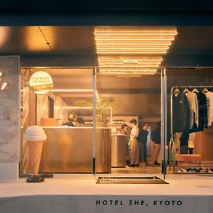 Hotel She,